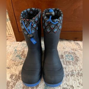 Kamik snow/rain boots size little kids 1
